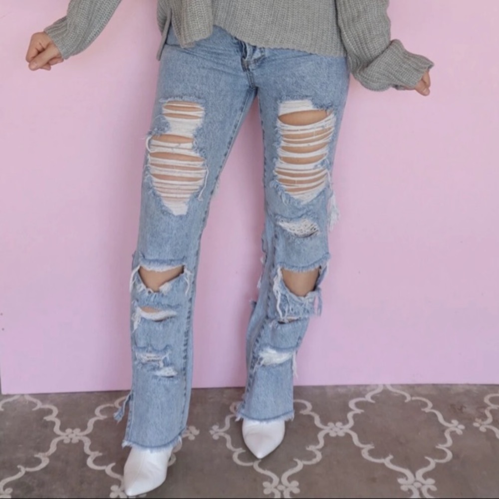 Straight leg acid wash distressed Jean